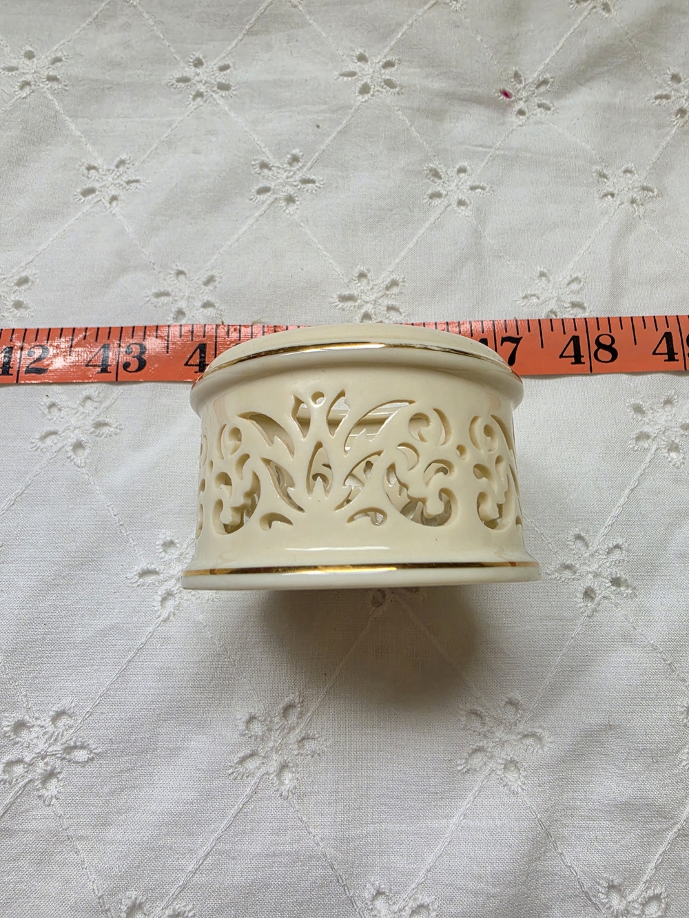 Lenox Cream Ceramic Tea Light Holder with Gold Trim